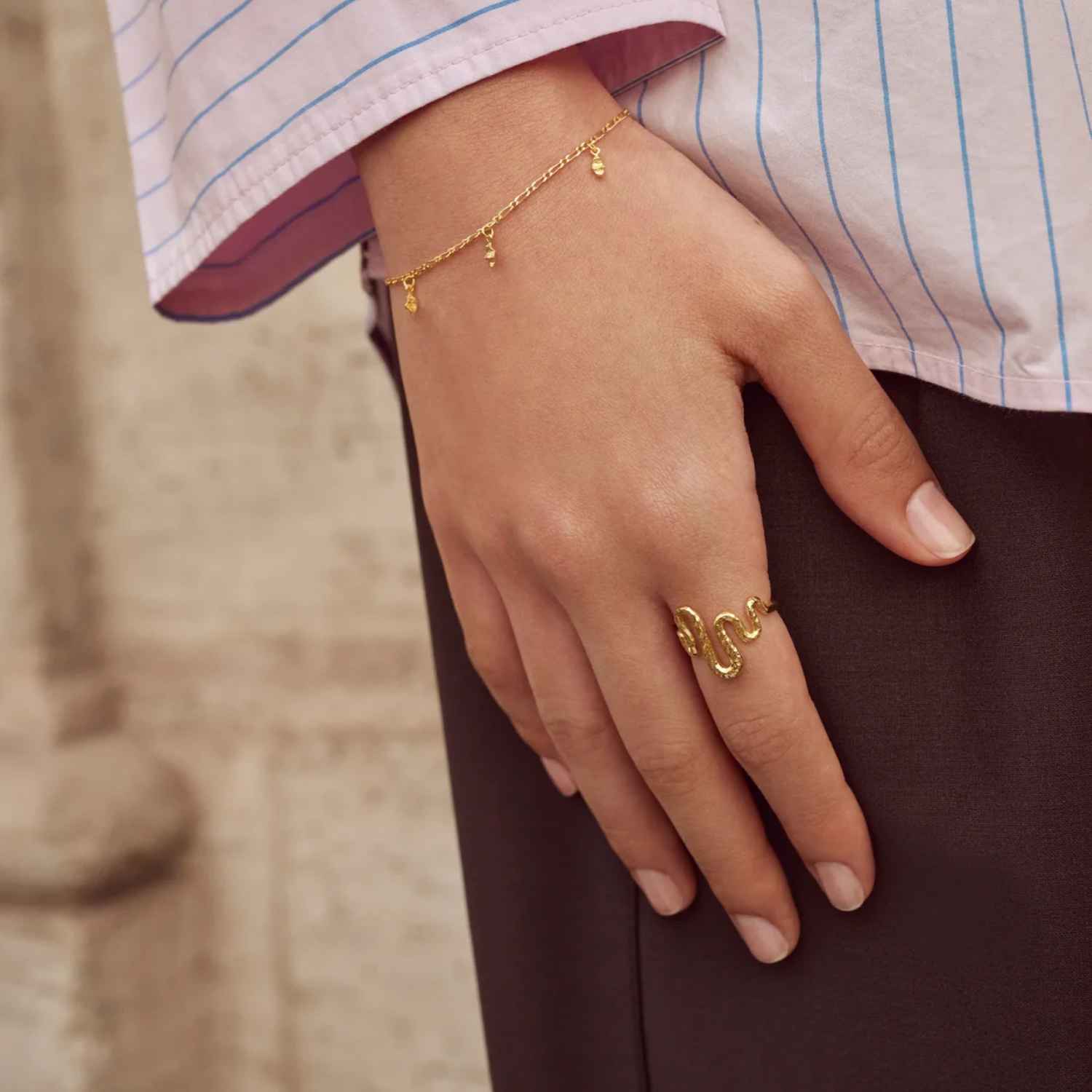 DETAIL256641