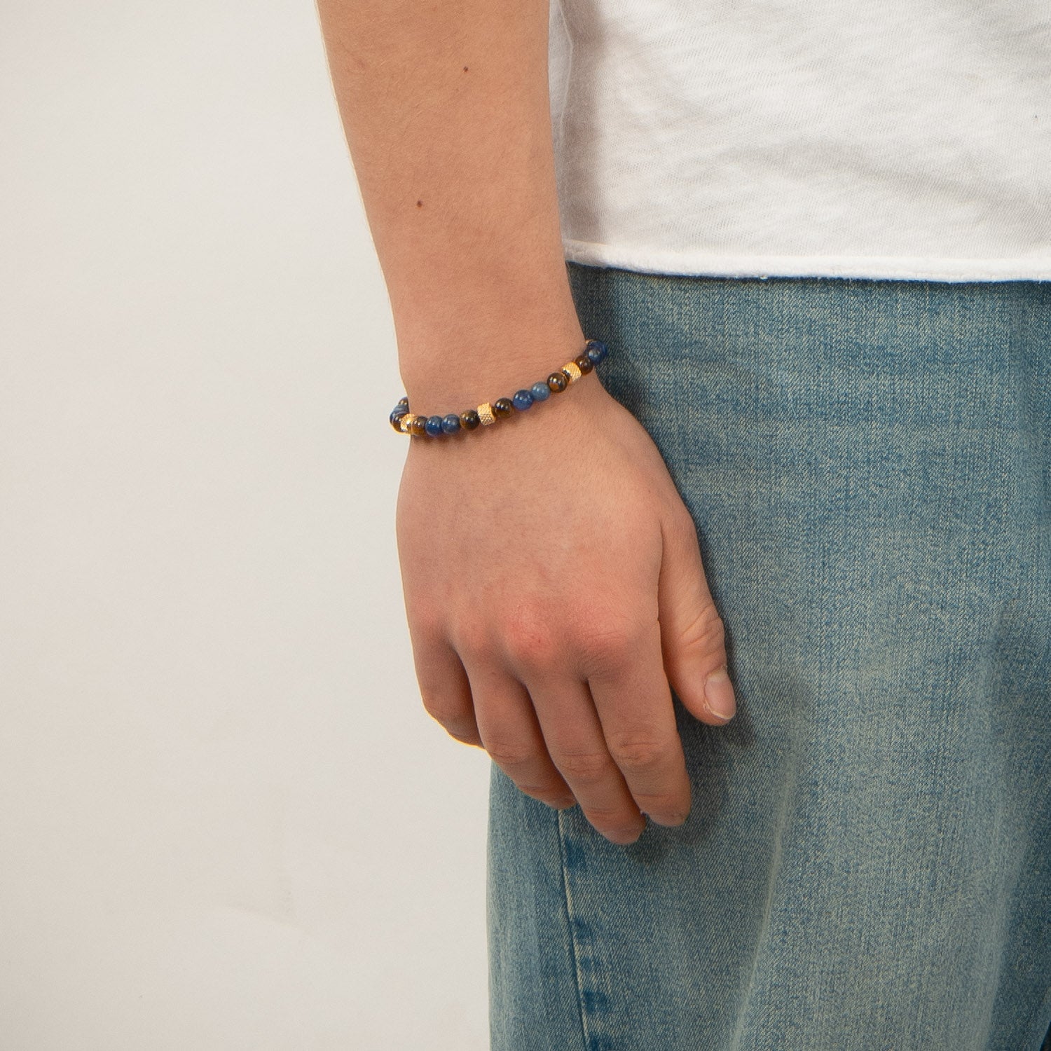 DETAIL237444