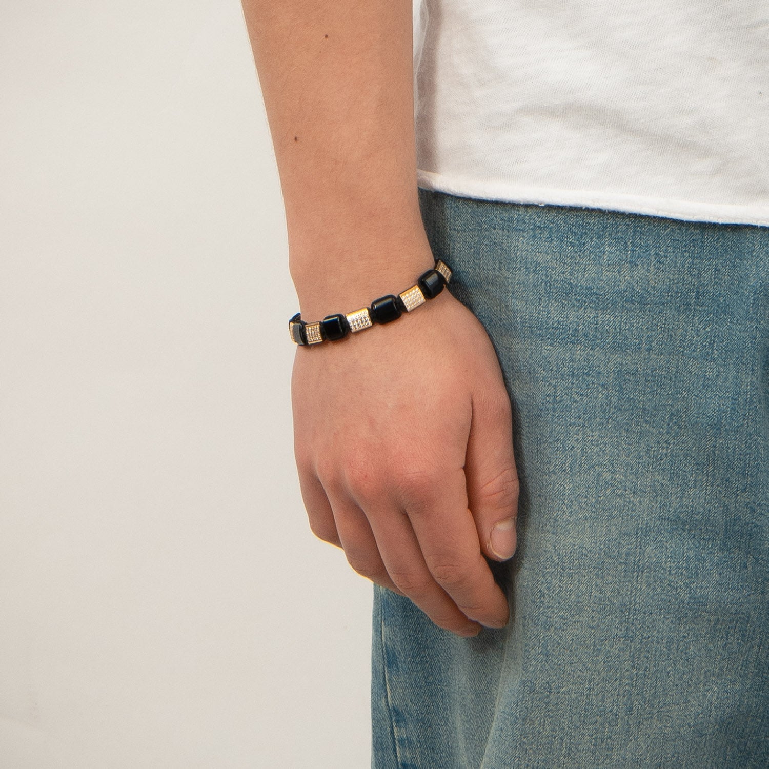 DETAIL237450