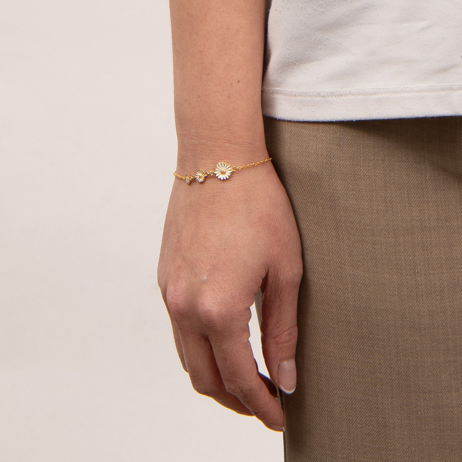 DETAIL242610
