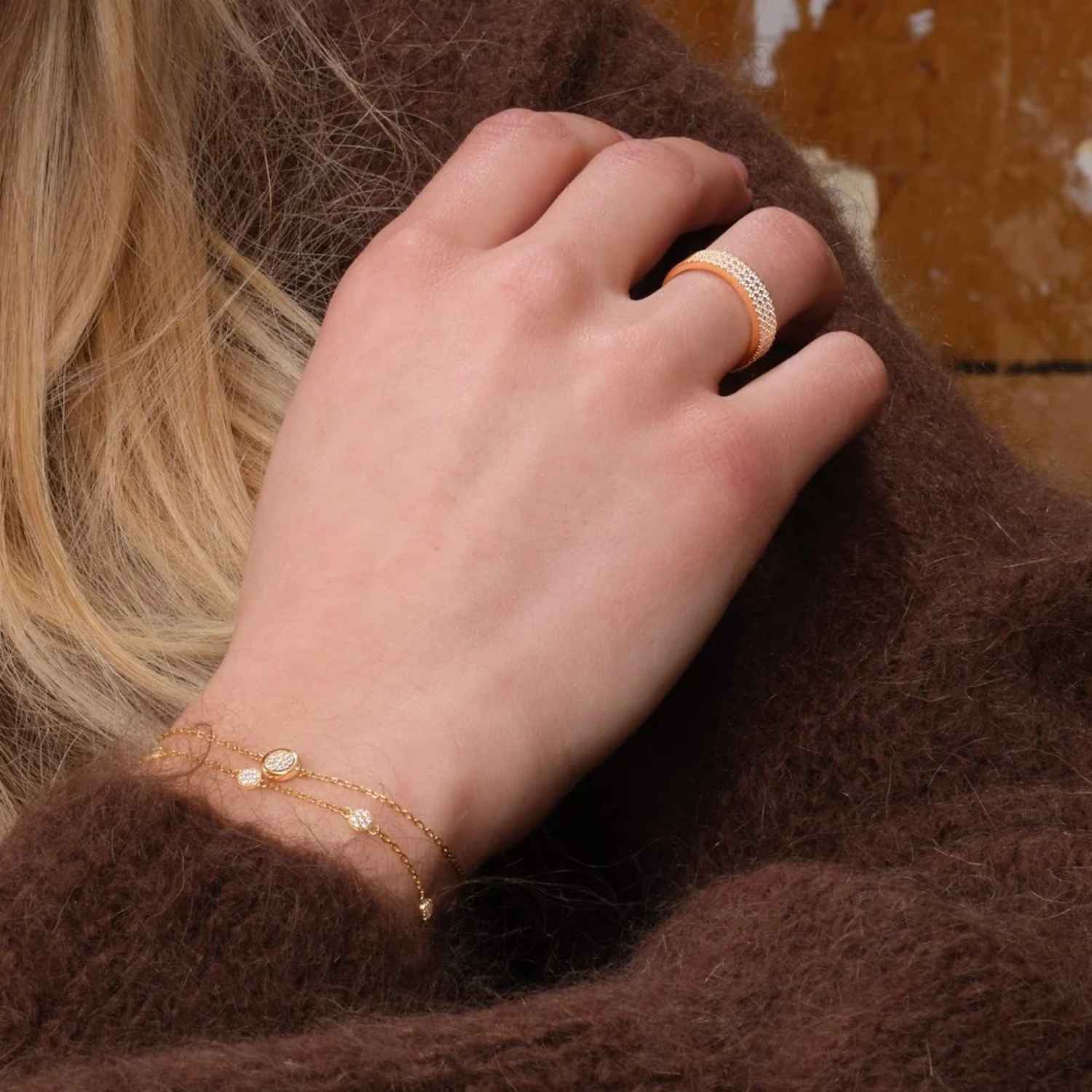 DETAIL258906