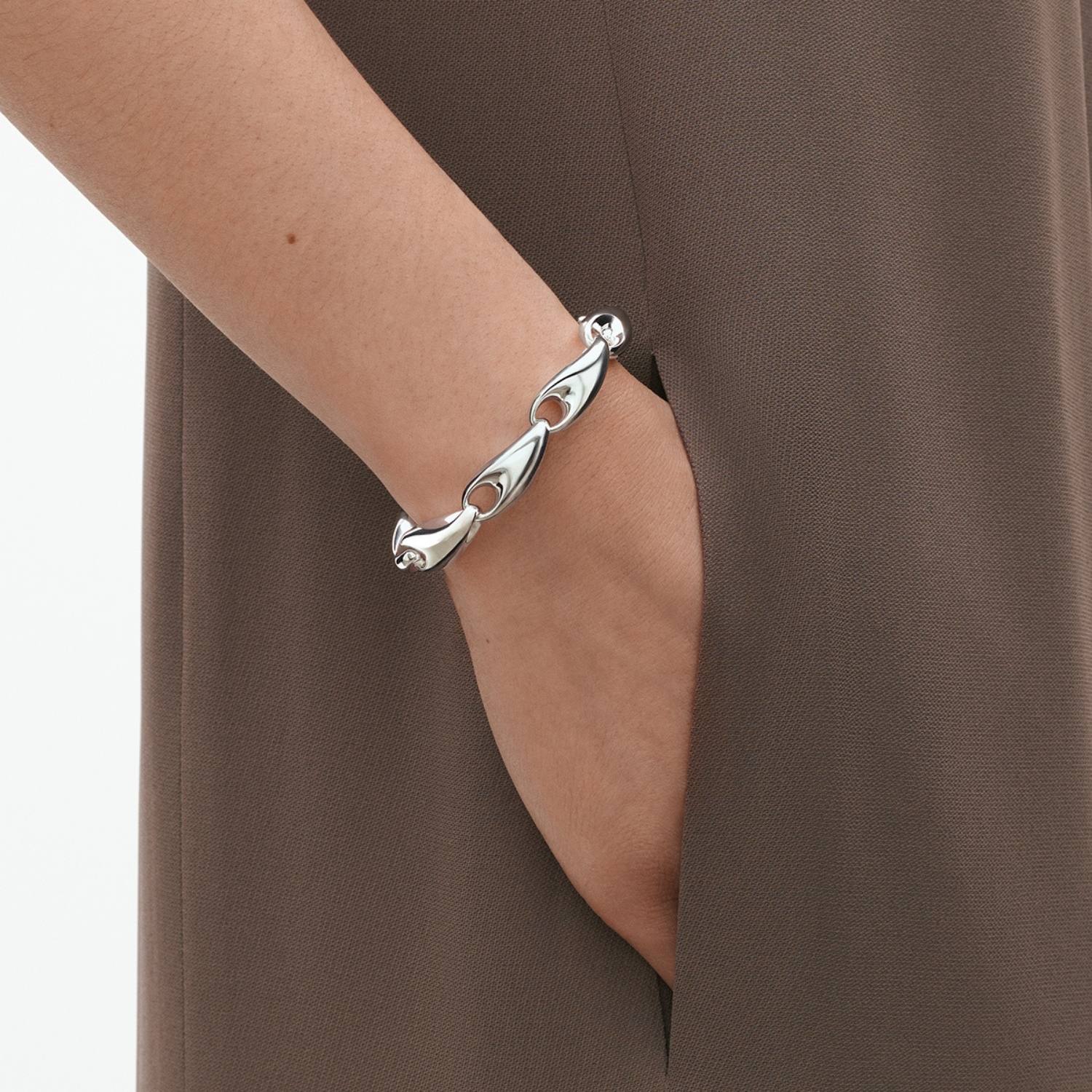 DETAIL243660