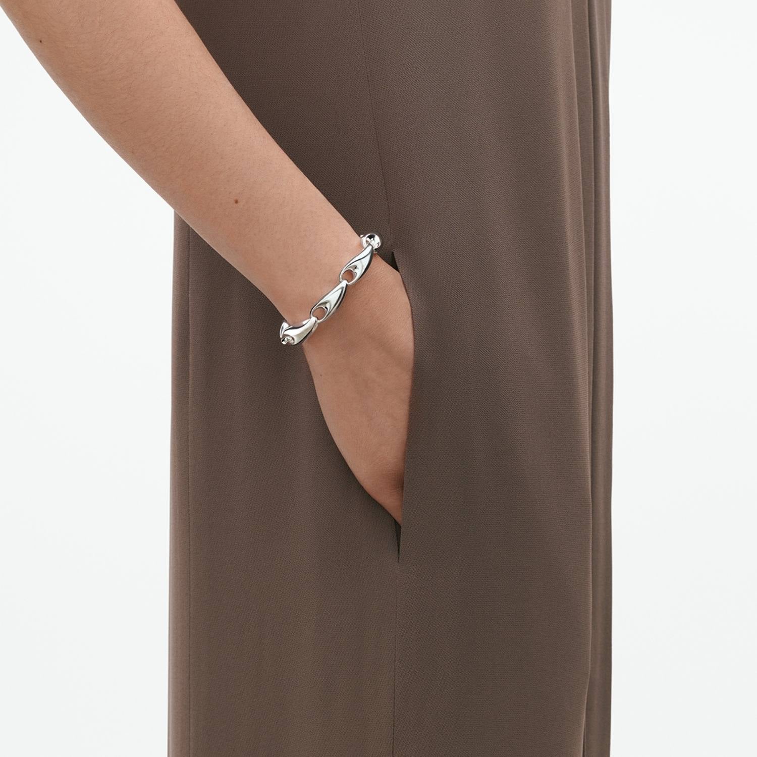 DETAIL243661