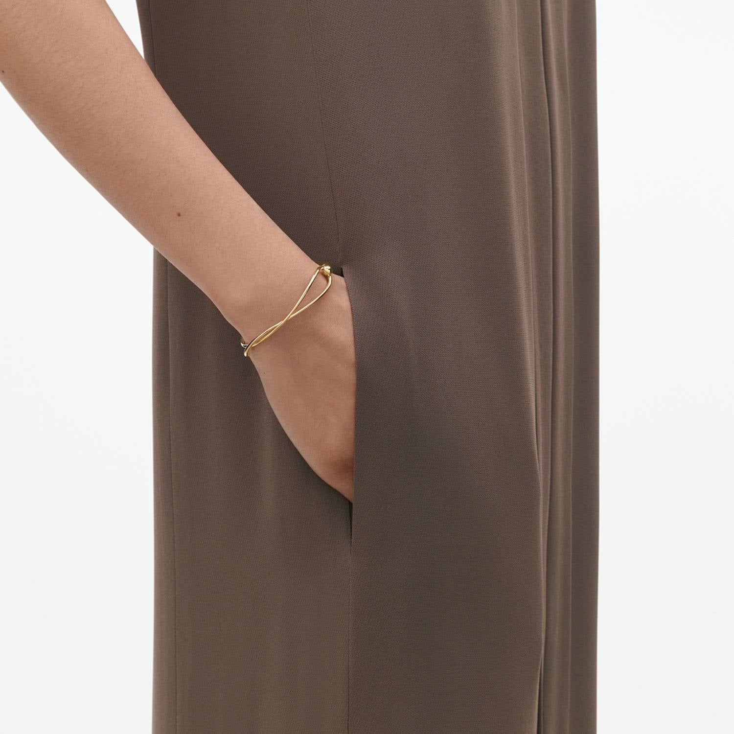 DETAIL243676