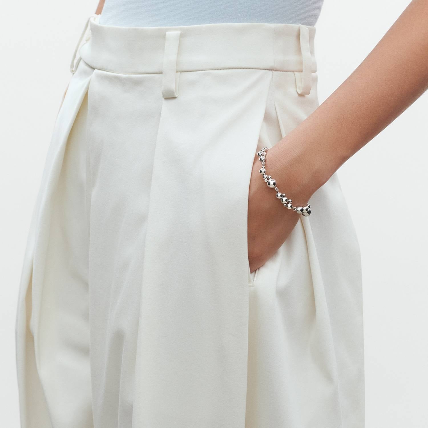 DETAIL243689