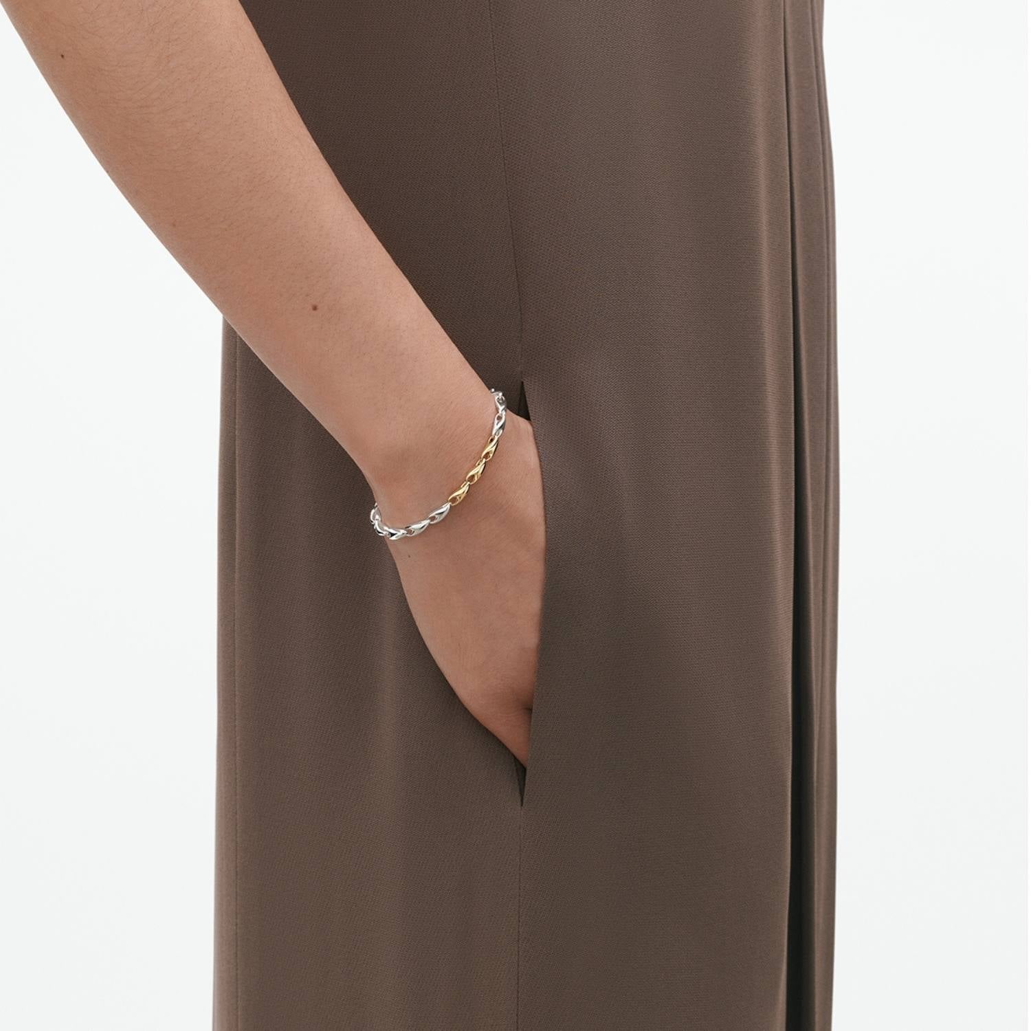 DETAIL243713