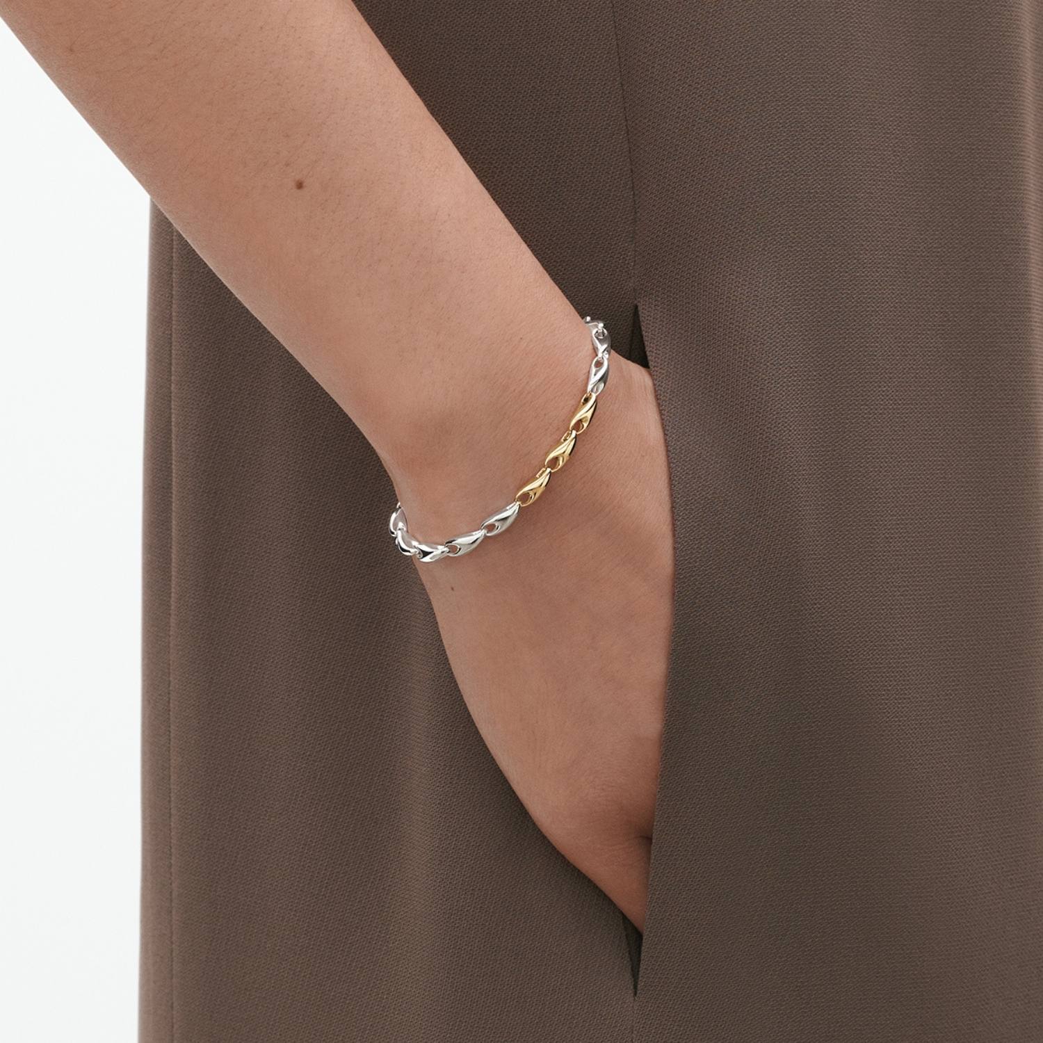 DETAIL243714