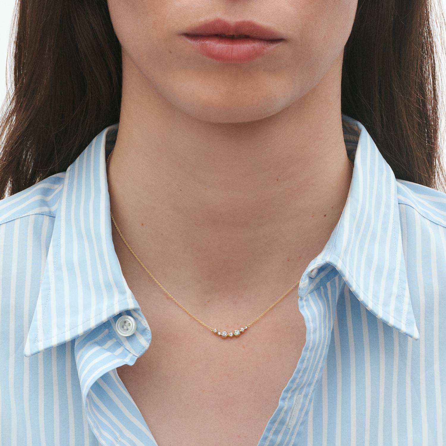 DETAIL243733