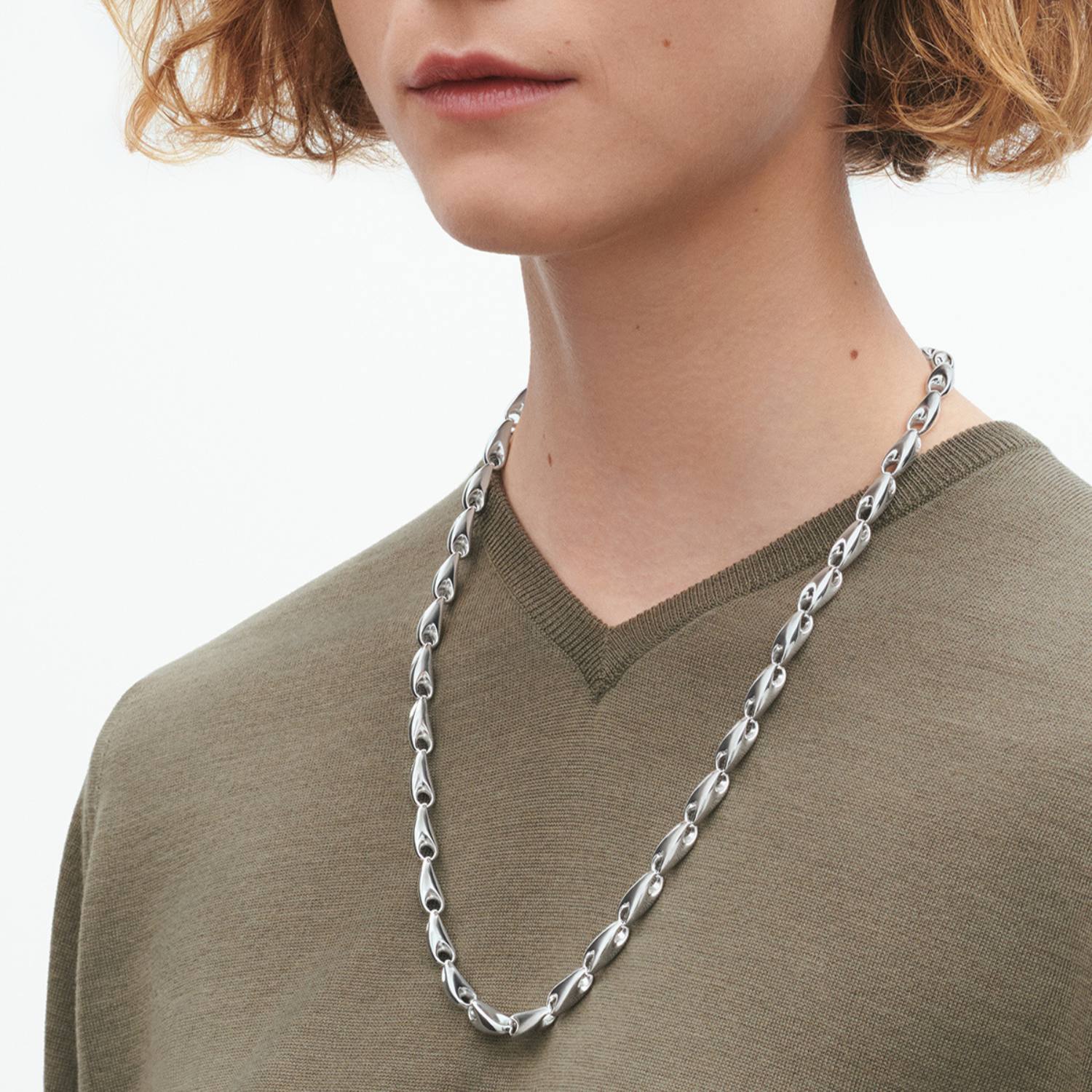 DETAIL243832