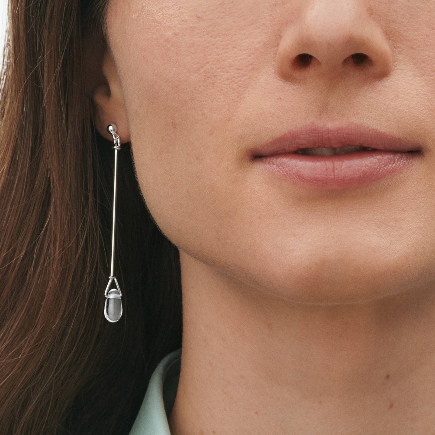DETAIL243845