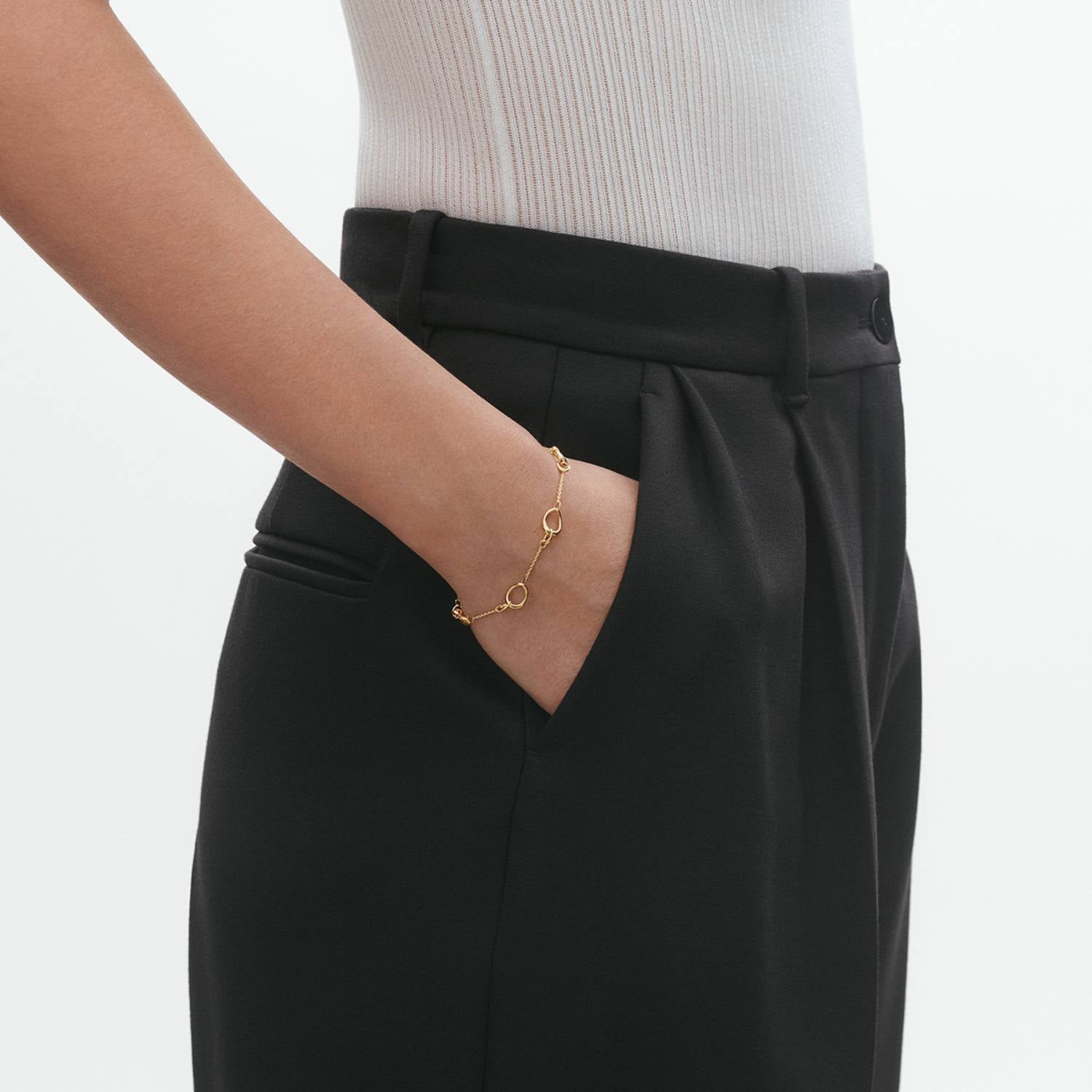 DETAIL243855
