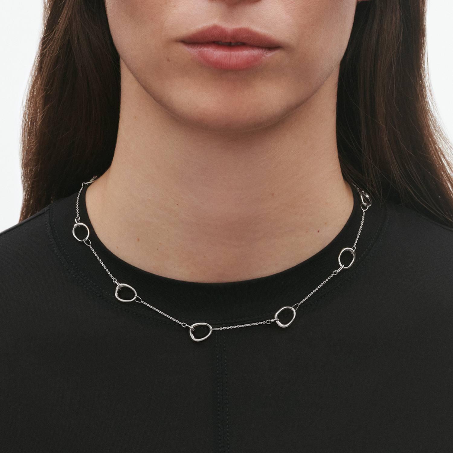 DETAIL243870
