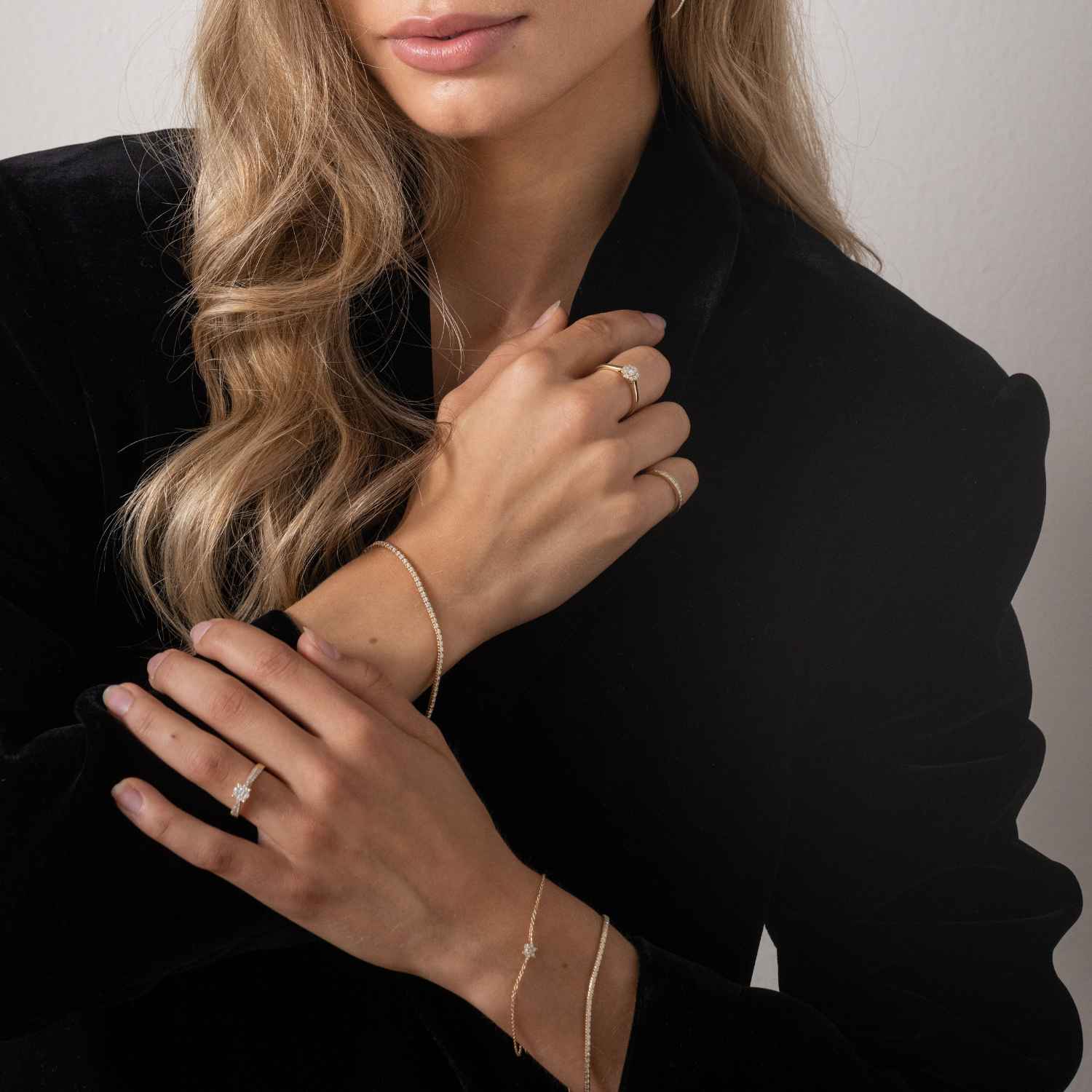 DETAIL256372