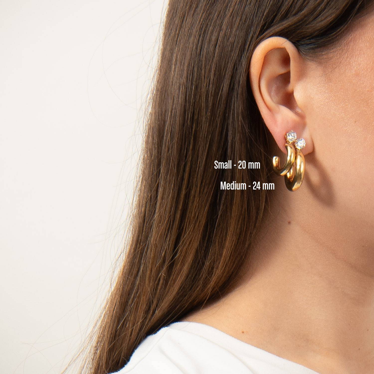 Baía Jewellery x Sarah Tiedt - Halo Small øreringe - Rustfrit stål PVD guldbelægning