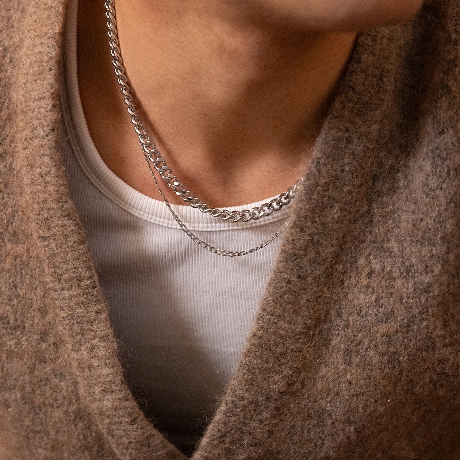DETAIL240182
