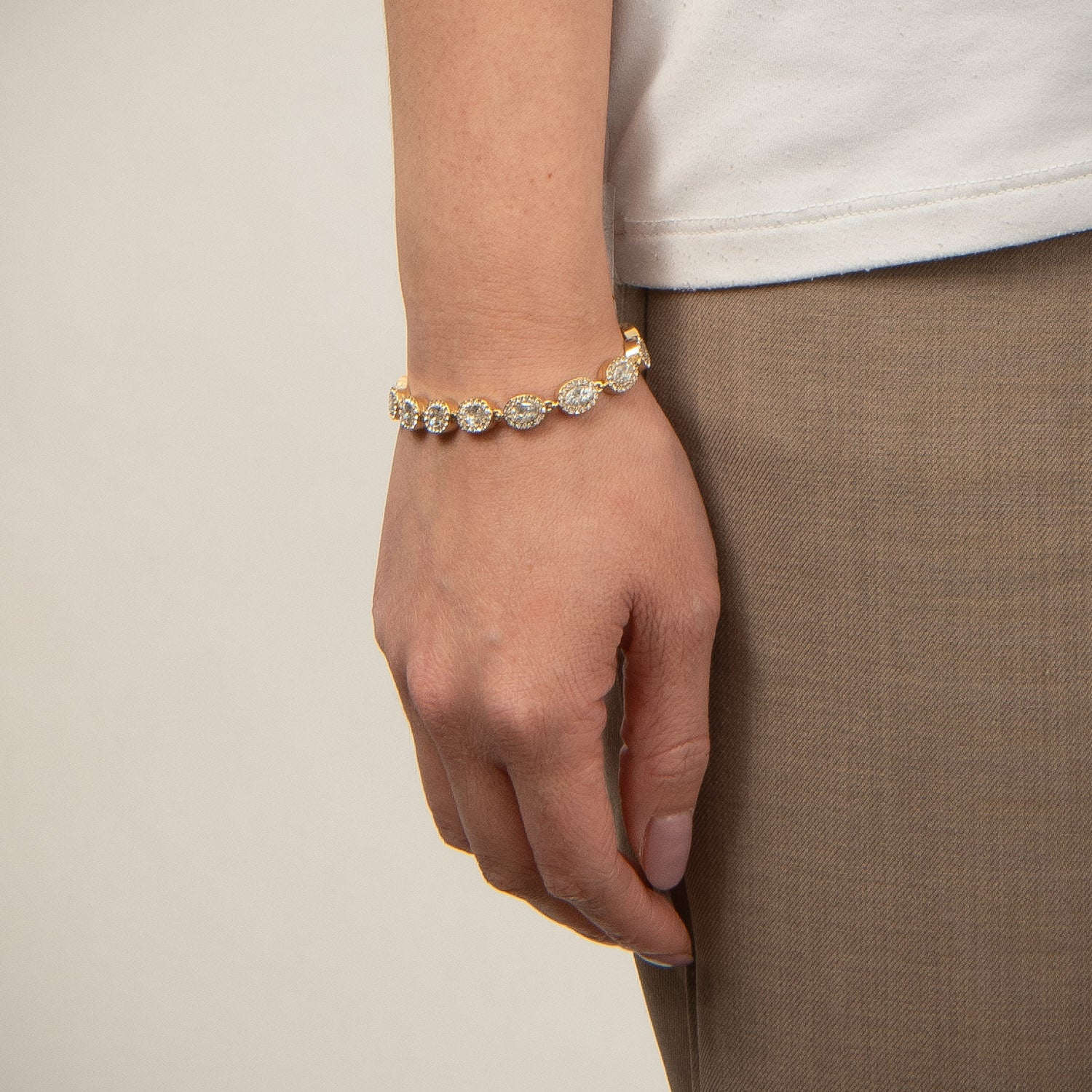 DETAIL238946