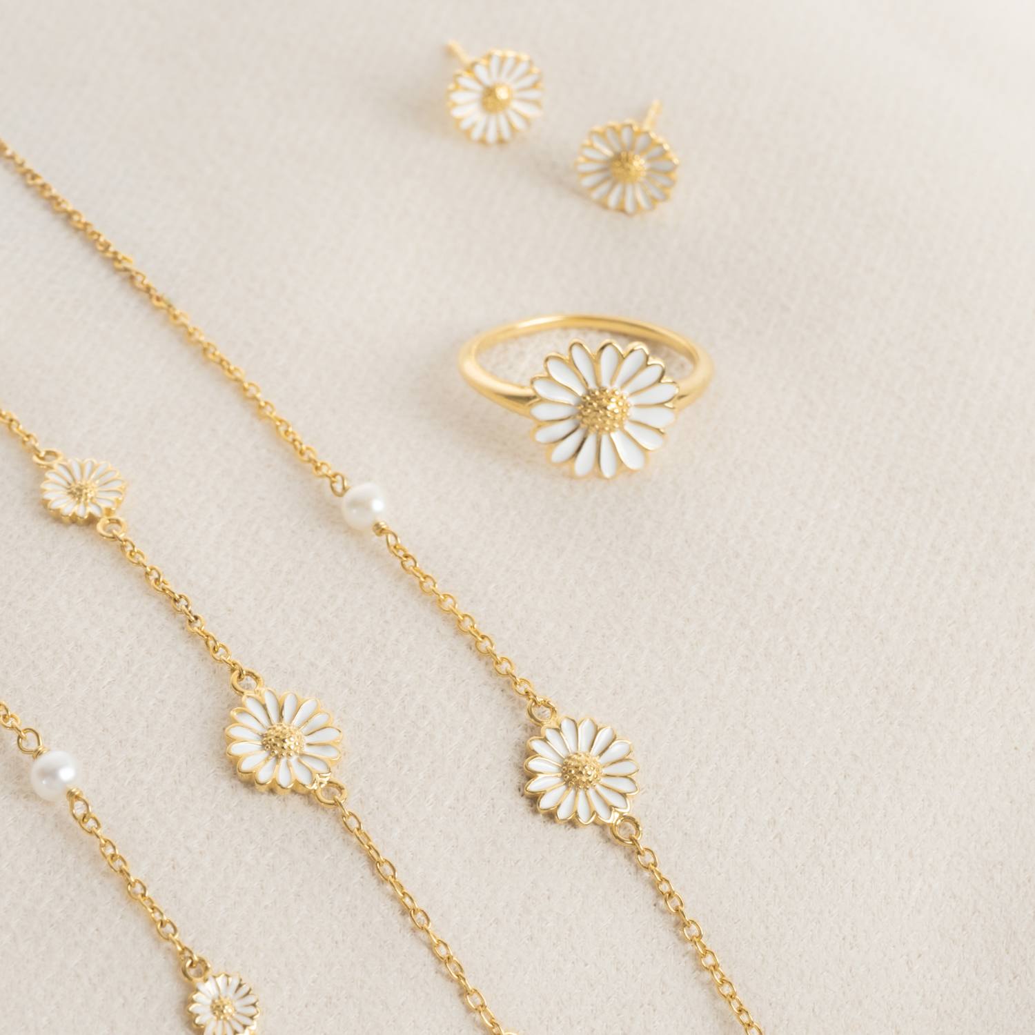 DETAIL242589