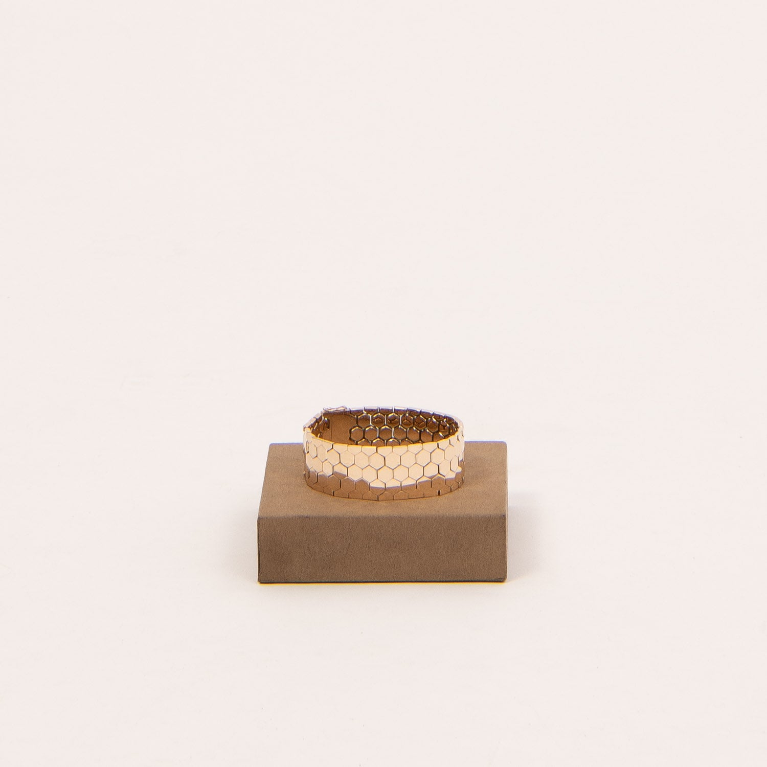 DETAIL246869