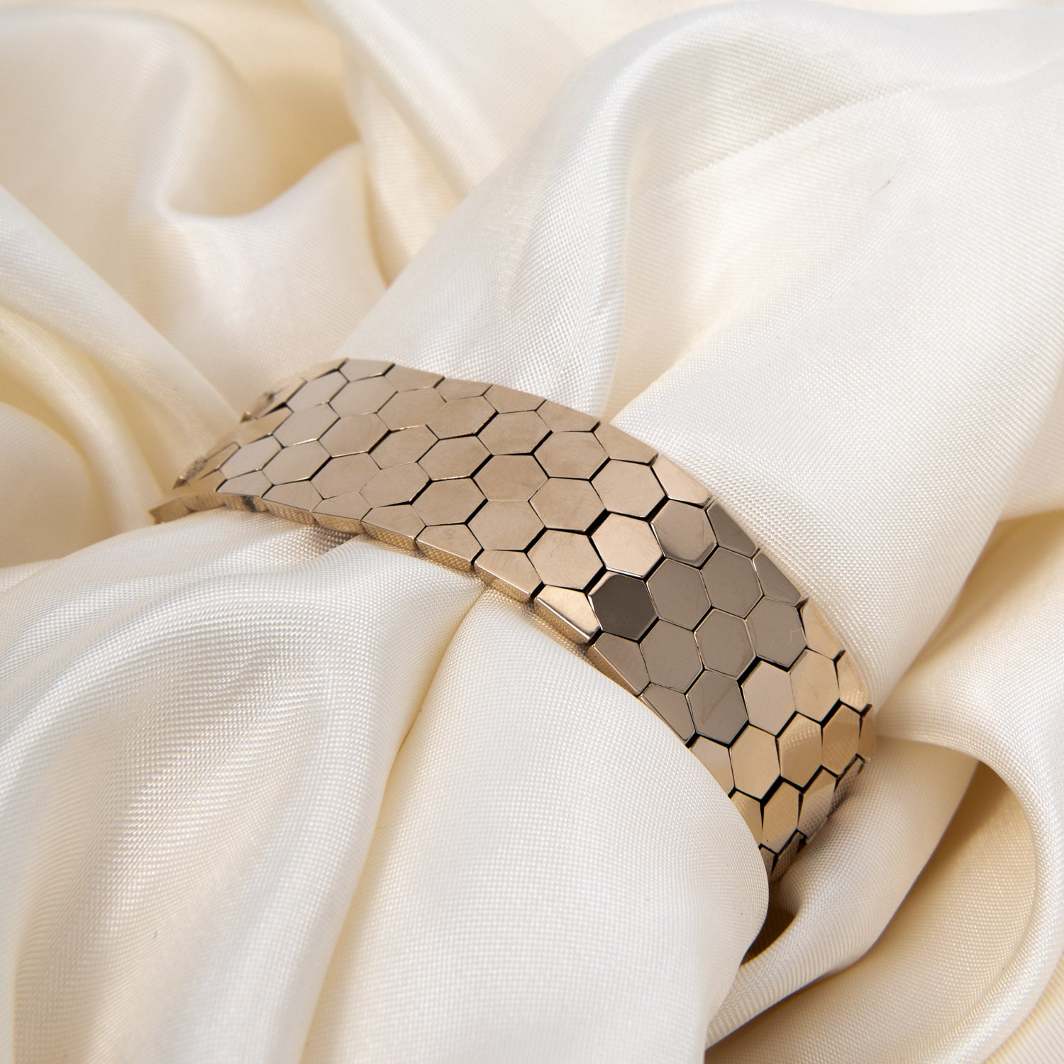 DETAIL246872