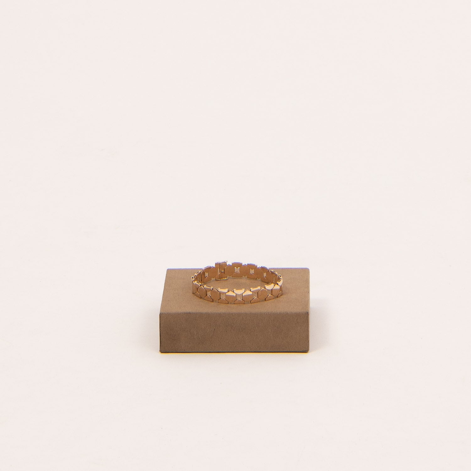 DETAIL246875