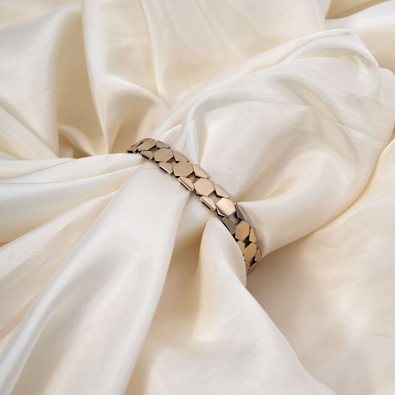 DETAIL246876