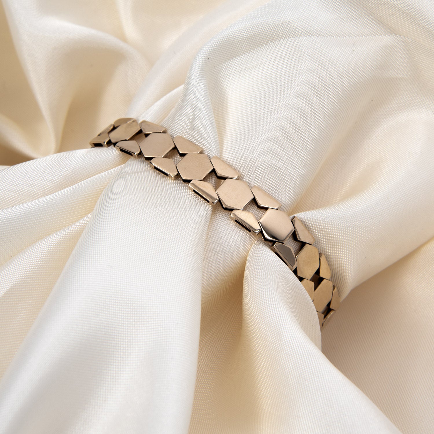 DETAIL246877