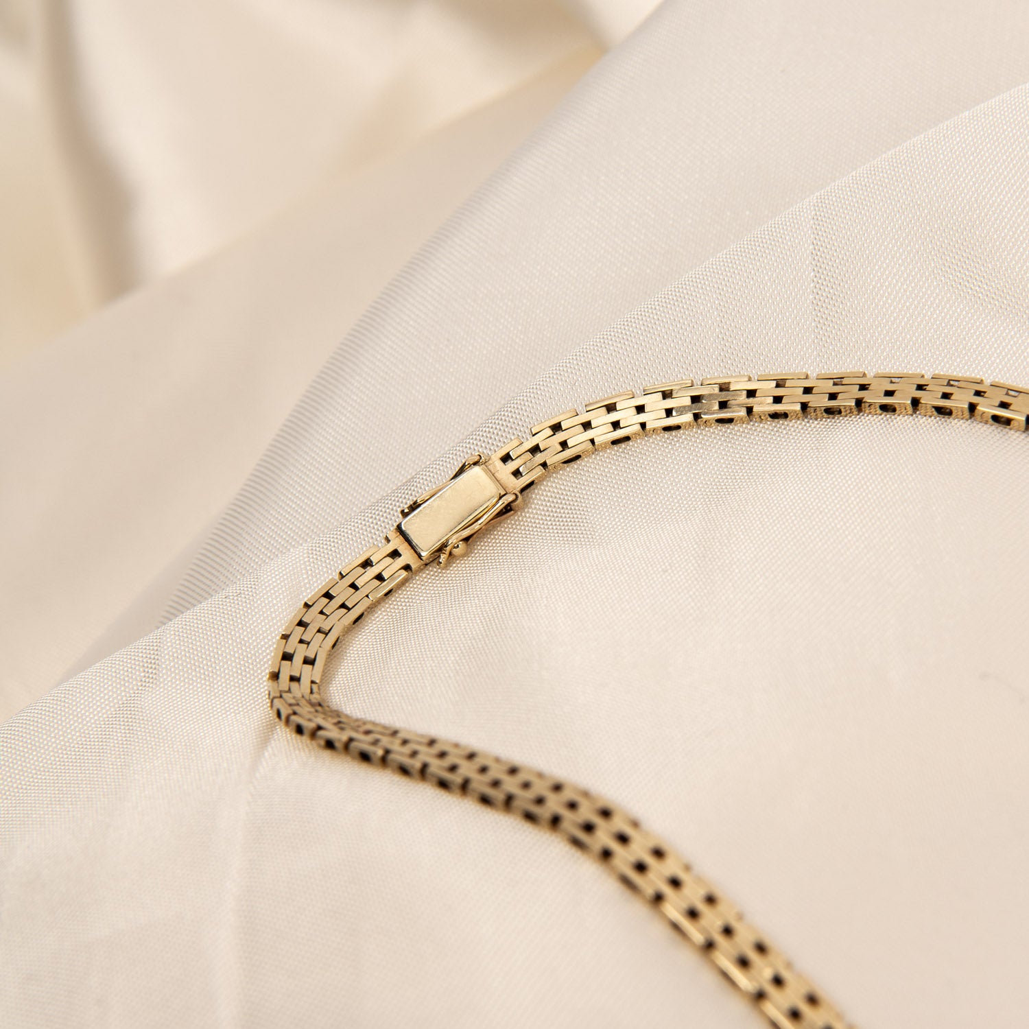 DETAIL247053
