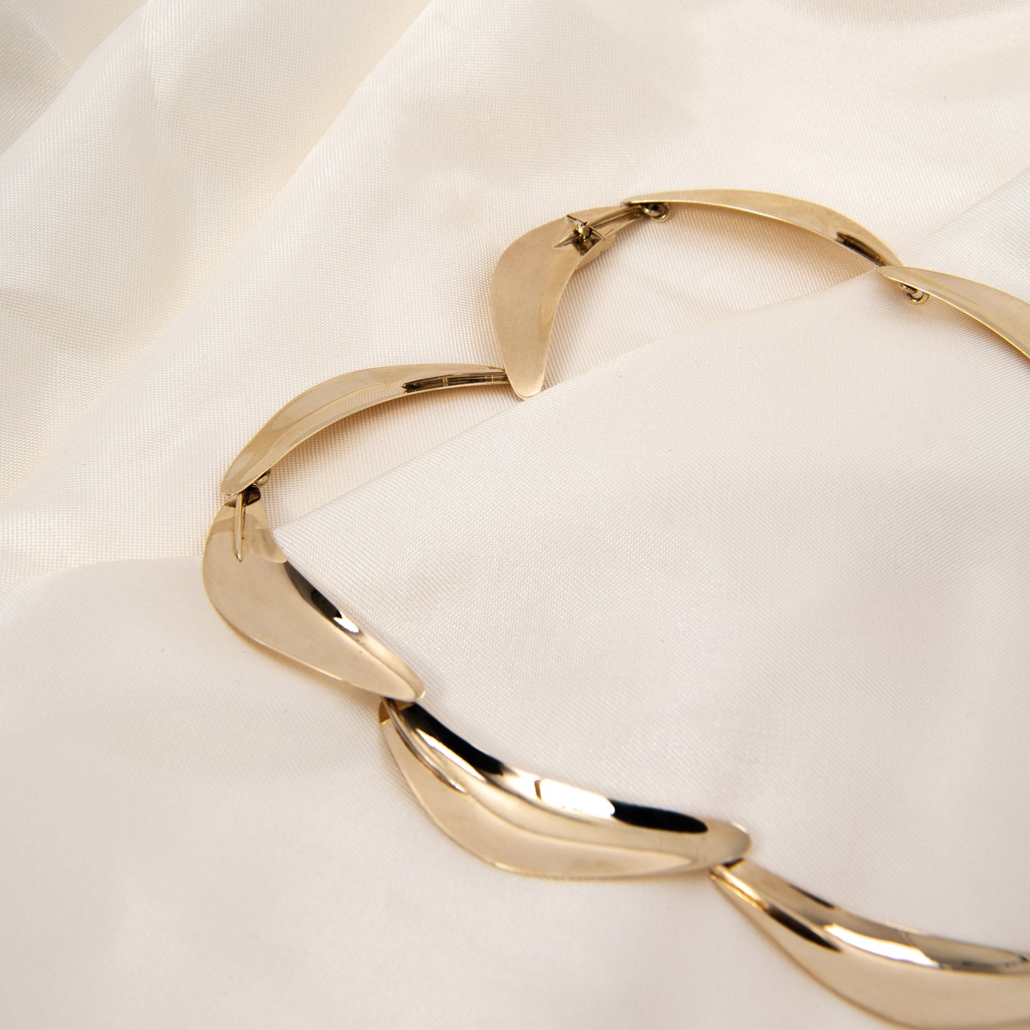 DETAIL246943