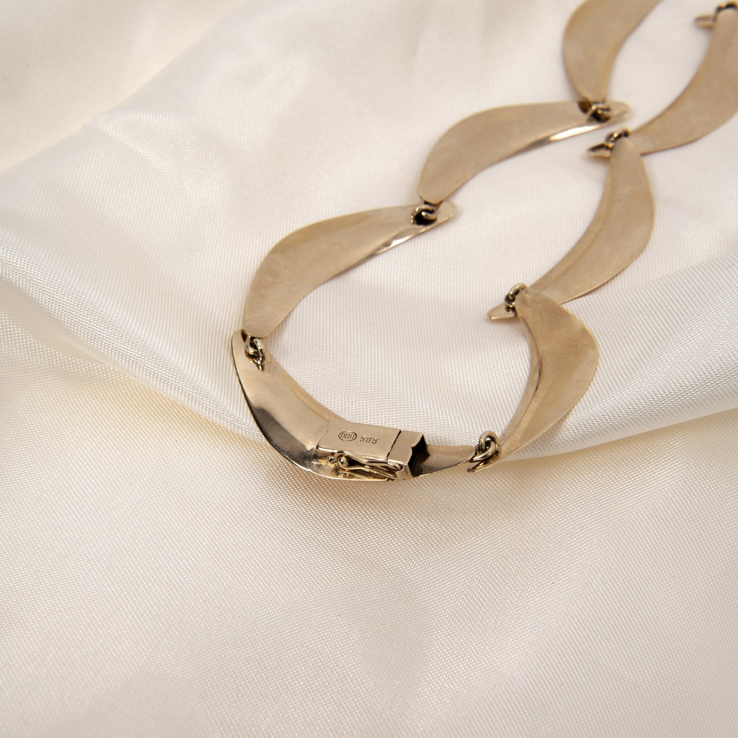 DETAIL246946