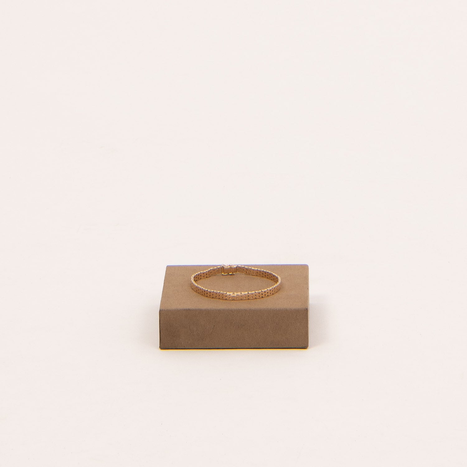DETAIL246892
