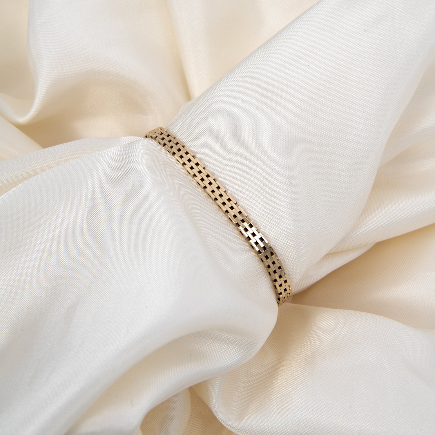 DETAIL246893